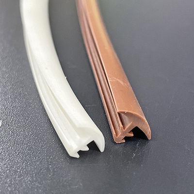 Stevige t-van de de Verbindingsstrook van de Vorm Houten Deur de Tochtstrip Gemakkelijke Installatie van Pvc