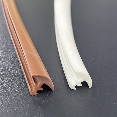 Stevige t-van de de Verbindingsstrook van de Vorm Houten Deur de Tochtstrip Gemakkelijke Installatie van Pvc