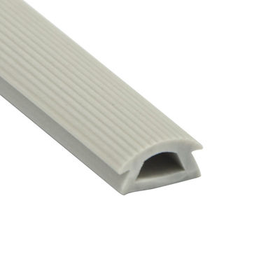Anti-glijdende PVC-rubberstrip voor aanpasbare kledinghangerstang