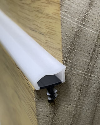 Hoog weerstandsvermogen Houten deur afdichting Strip Door Weer Stripping Wit kleur 10 * 6mm